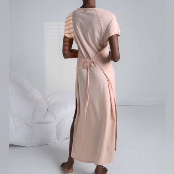 Lunya organic pinya wrap dress in limited edition dulcet petal NWT - Picture 3 of 7